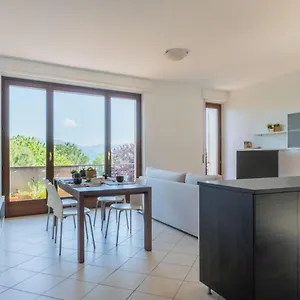 https://by-the-lake-apartments-centro-storico.it-lombardy.com
