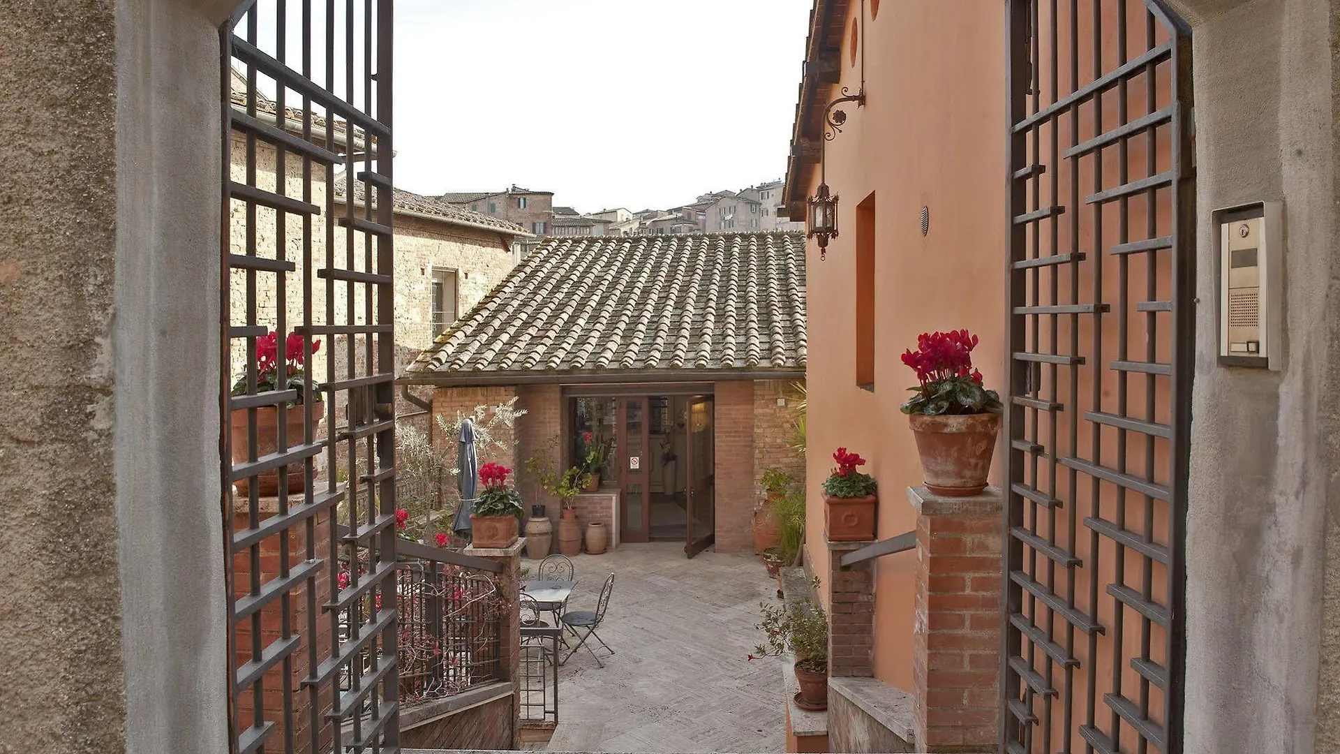 Hotel Alma Domus Siena Italy