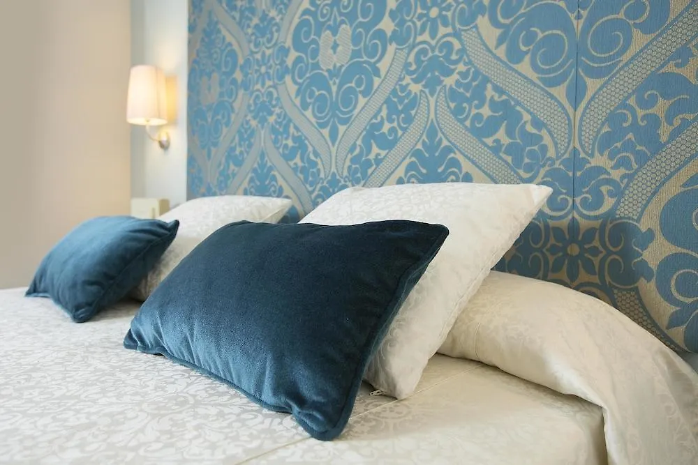 Hotel Alma Domus Siena 0*,